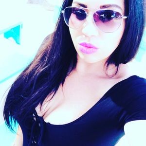 Meet your Posher, Claire